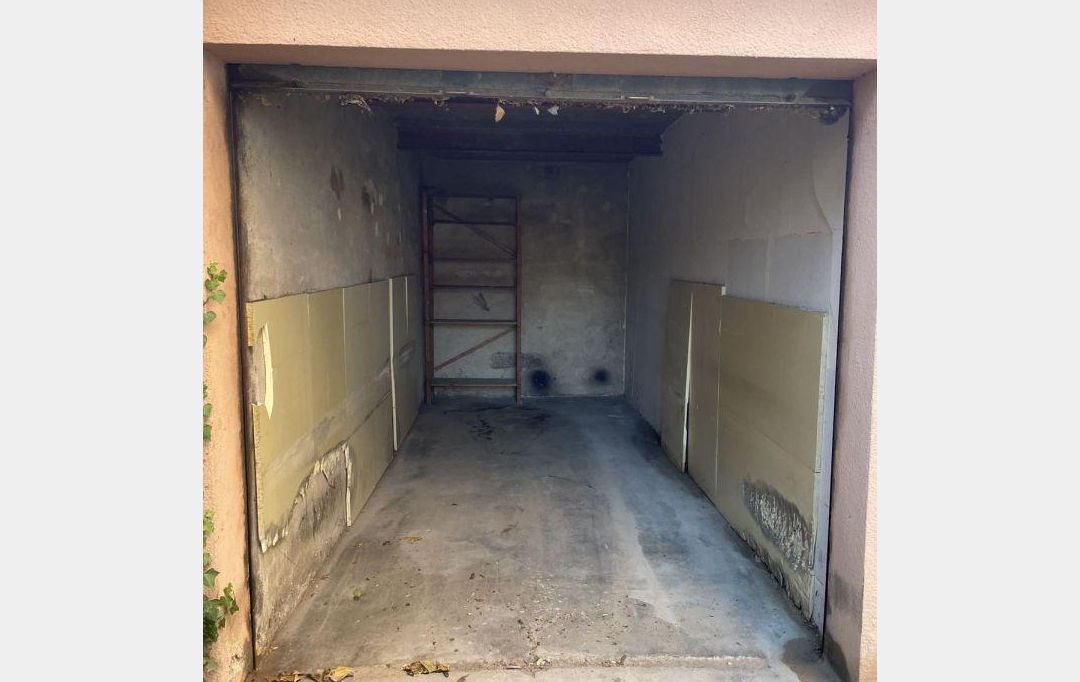 Annonces MANDUEL : Garage / Parking | NIMES (30000) | 12 m2 | 80 € 