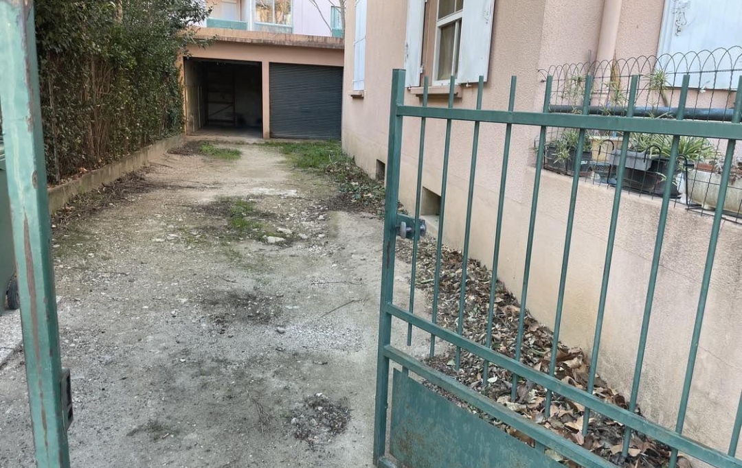 Annonces MANDUEL : Garage / Parking | NIMES (30000) | 12 m2 | 80 € 