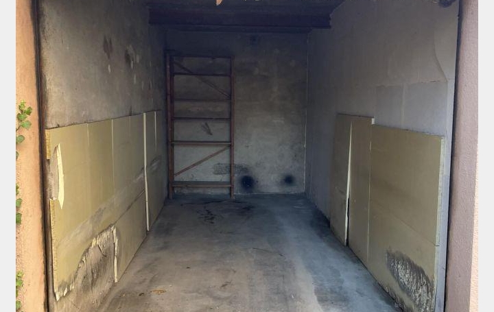  Annonces MANDUEL Garage / Parking | NIMES (30000) | 12 m2 | 80 € 